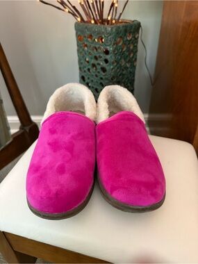 Vionic Slippers size 7